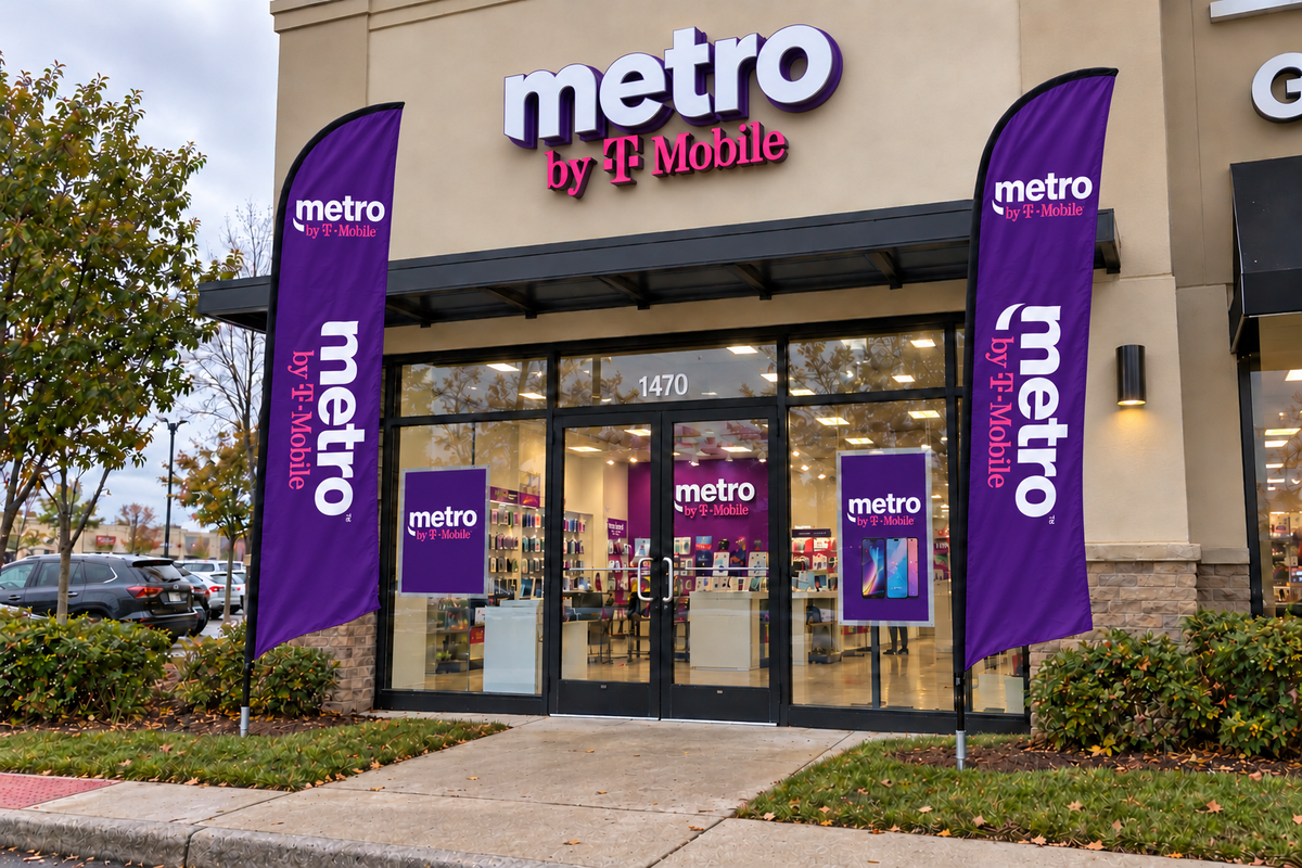 13 ft Metro by T-Mobile Advertising Feather Flag